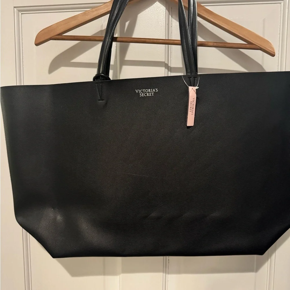 NWT Victoria's Secret Elegant Black Tote perfect for a Valentines Day gift